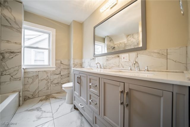 3816 Summit Park Avenue, Cleveland Heights, OH 44121