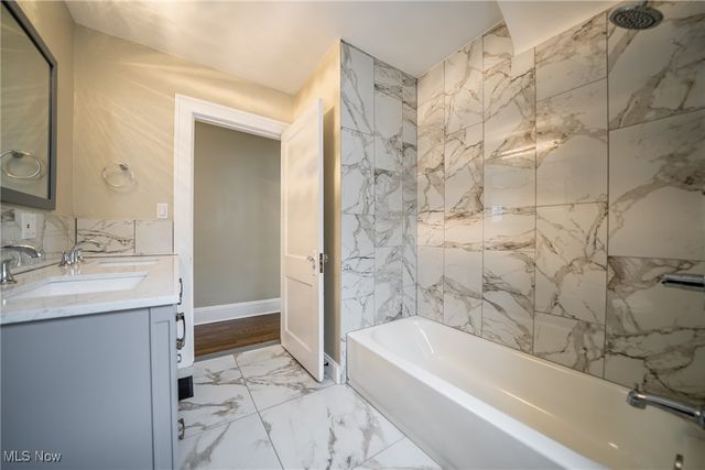 3816 Summit Park Avenue, Cleveland Heights, OH 44121