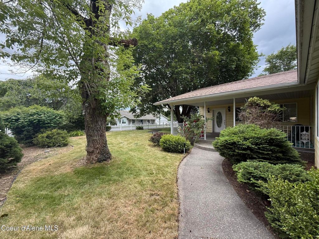 6344 N COLFAX ST, Dalton Gardens, ID 83815