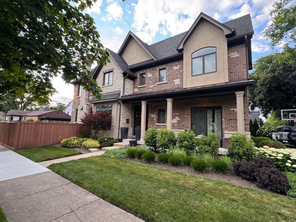 441 South Street, Elmhurst, IL 60126