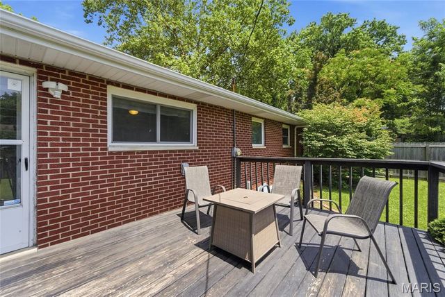 116 Appletree Lane, Glen Carbon, IL 62034