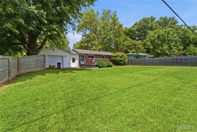 116 Appletree Lane, Glen Carbon, IL 62034