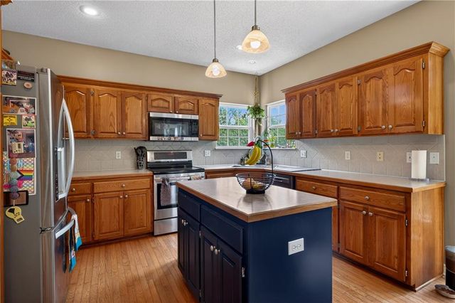 10131 Redbud Lane, Lenexa, KS 66220