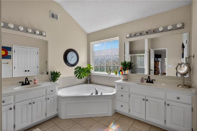 10131 Redbud Lane, Lenexa, KS 66220