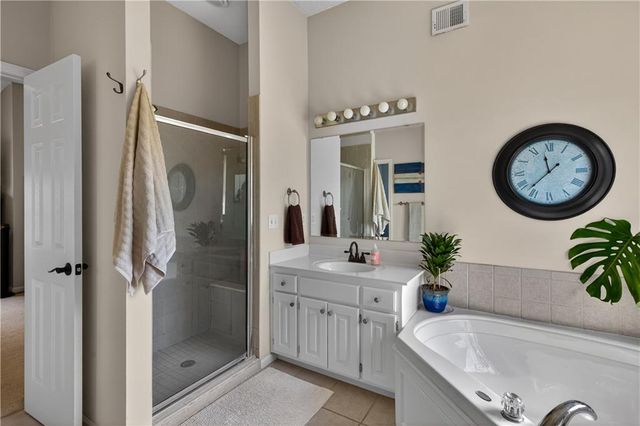 10131 Redbud Lane, Lenexa, KS 66220