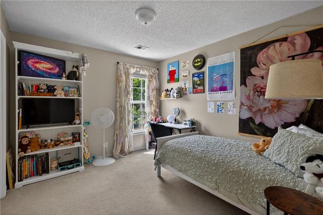 10131 Redbud Lane, Lenexa, KS 66220