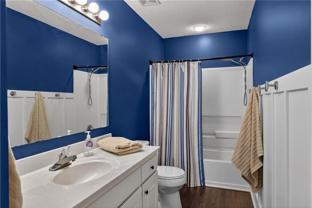 10131 Redbud Lane, Lenexa, KS 66220