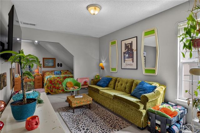 10131 Redbud Lane, Lenexa, KS 66220
