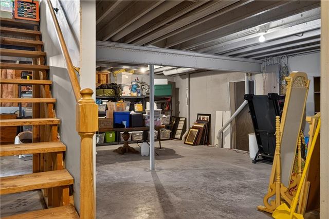 10131 Redbud Lane, Lenexa, KS 66220