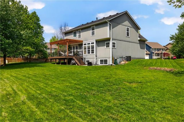 10131 Redbud Lane, Lenexa, KS 66220