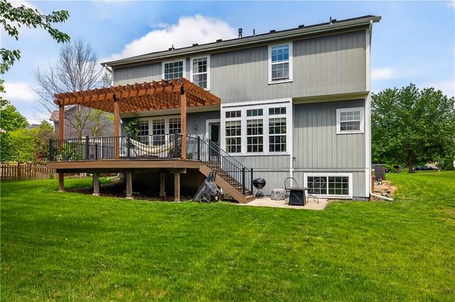 10131 Redbud Lane, Lenexa, KS 66220