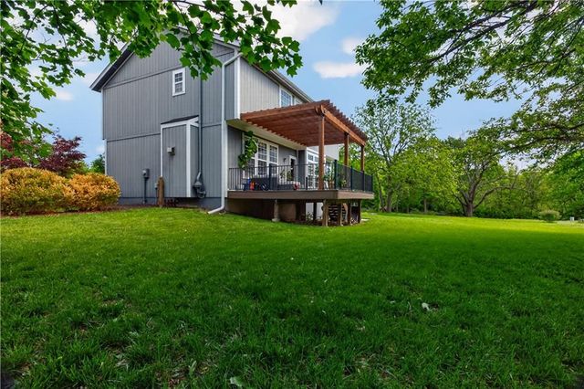10131 Redbud Lane, Lenexa, KS 66220