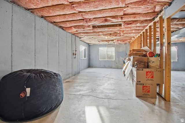 922 W 2100 S, Woods Cross, UT 84087