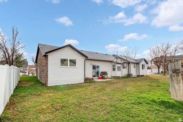 922 W 2100 S, Woods Cross, UT 84087