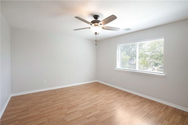 214 Lizzie ST B, Taylor, TX 76574