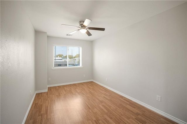 214 Lizzie ST B, Taylor, TX 76574