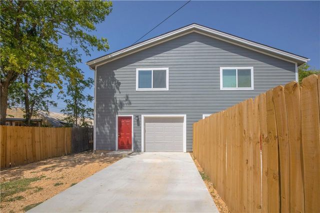 214 Lizzie ST B, Taylor, TX 76574