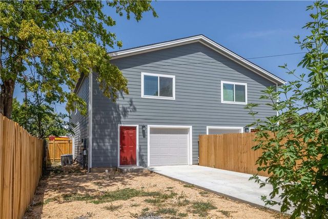 214 Lizzie ST B, Taylor, TX 76574