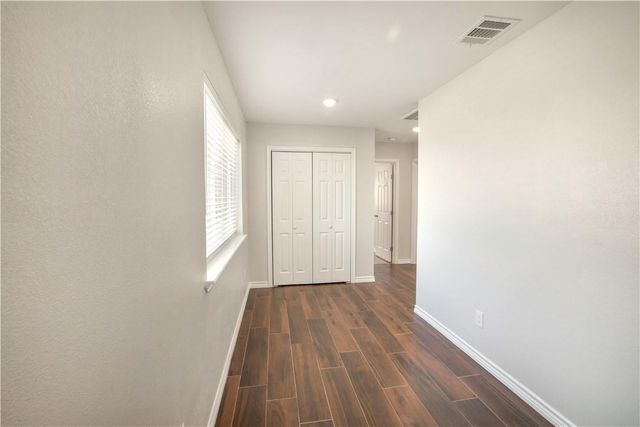 214 Lizzie ST B, Taylor, TX 76574
