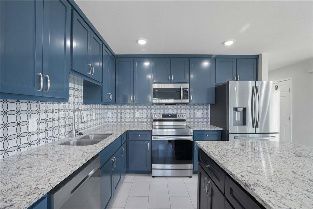 214 Lizzie ST B, Taylor, TX 76574