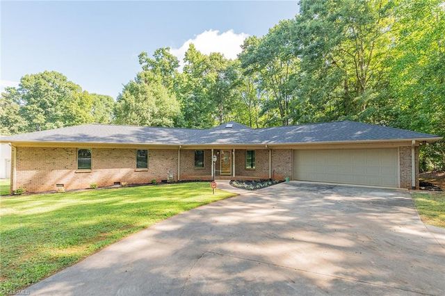 631 Mill Stream Lane, Lexington, NC 27292