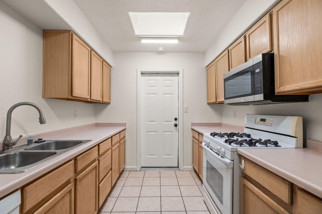 612 Wanda Street SW, Los Lunas, NM 87031