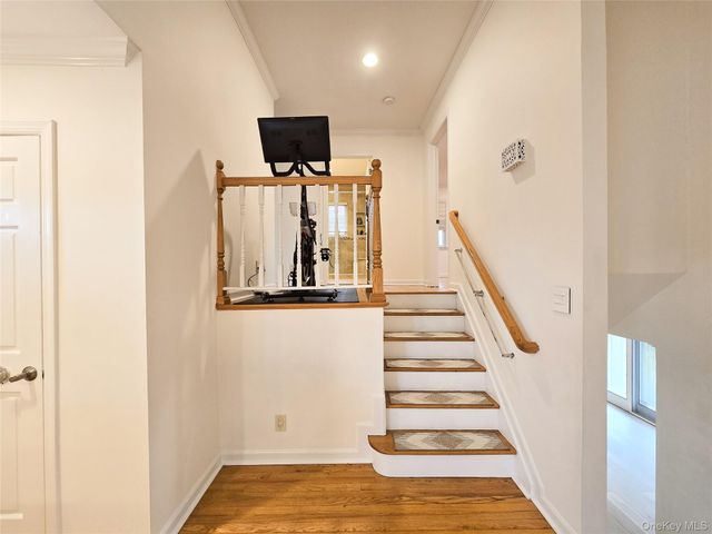 117 Olive Lane, Manhasset Hills, NY 11040