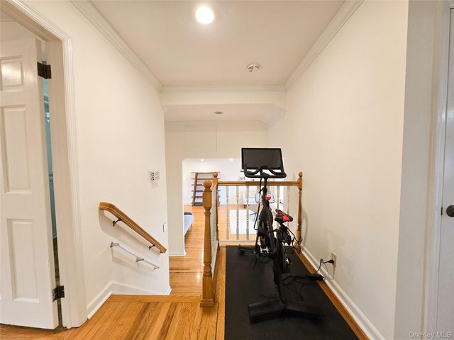 117 Olive Lane, Manhasset Hills, NY 11040