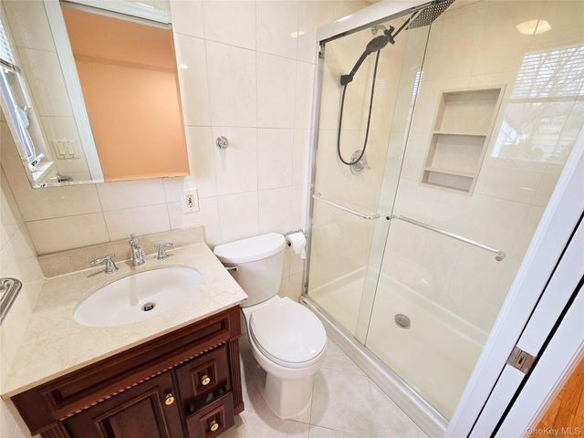117 Olive Lane, Manhasset Hills, NY 11040