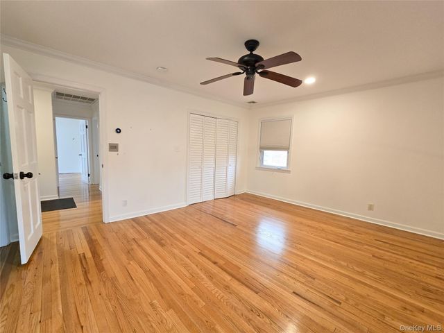 117 Olive Lane, Manhasset Hills, NY 11040