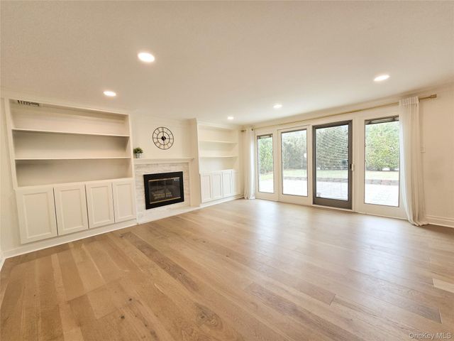 117 Olive Lane, Manhasset Hills, NY 11040