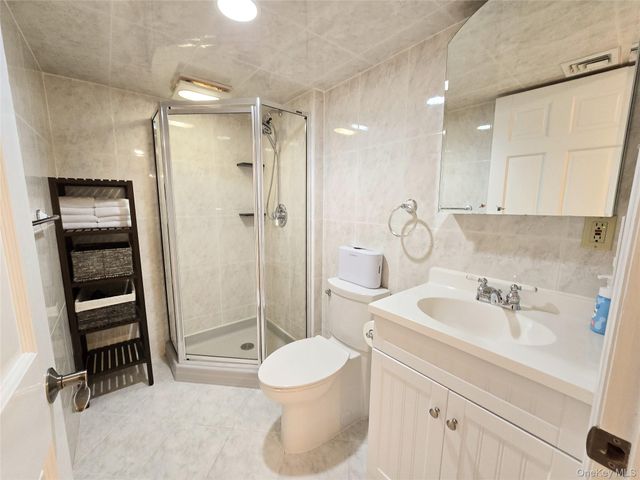 117 Olive Lane, Manhasset Hills, NY 11040