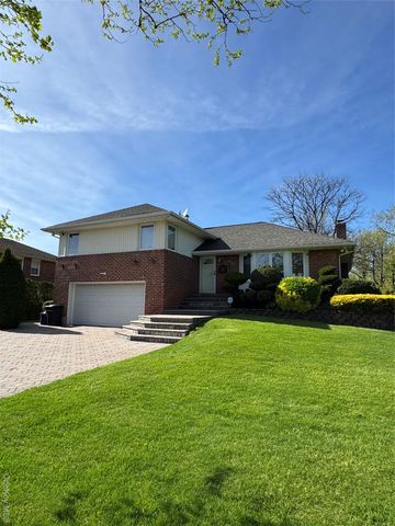 117 Olive Lane, Manhasset Hills, NY 11040