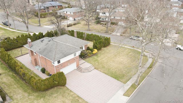 117 Olive Lane, Manhasset Hills, NY 11040