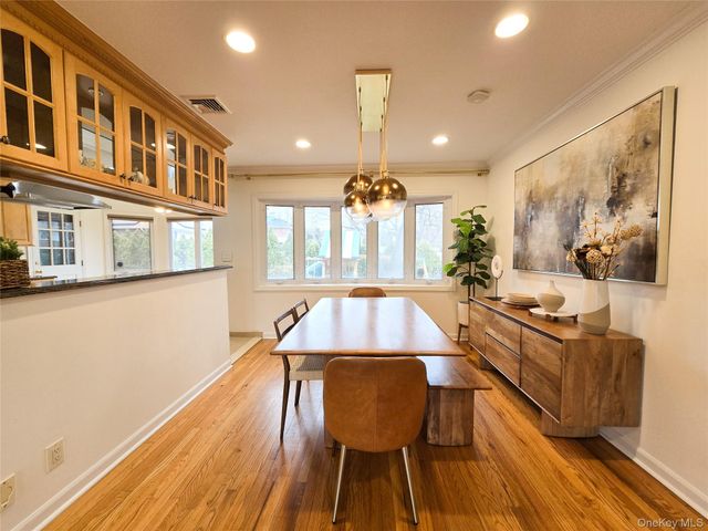 117 Olive Lane, Manhasset Hills, NY 11040