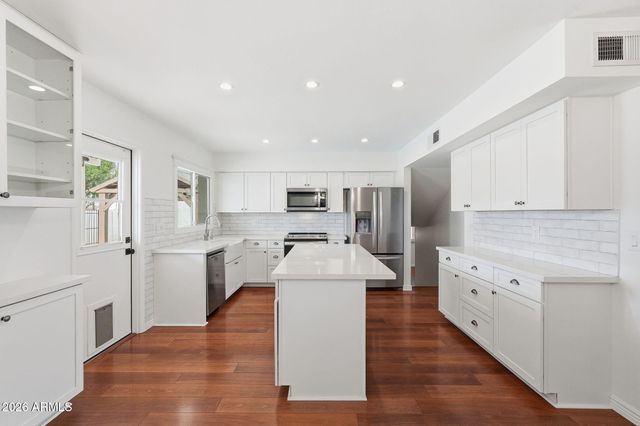 8355 E STELLA Lane, Scottsdale, AZ 85250