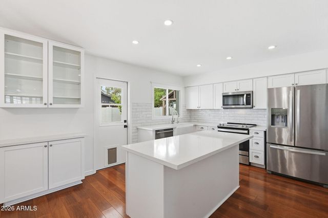 8355 E STELLA Lane, Scottsdale, AZ 85250
