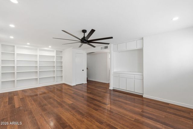 8355 E STELLA Lane, Scottsdale, AZ 85250