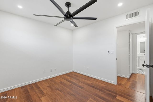 8355 E STELLA Lane, Scottsdale, AZ 85250