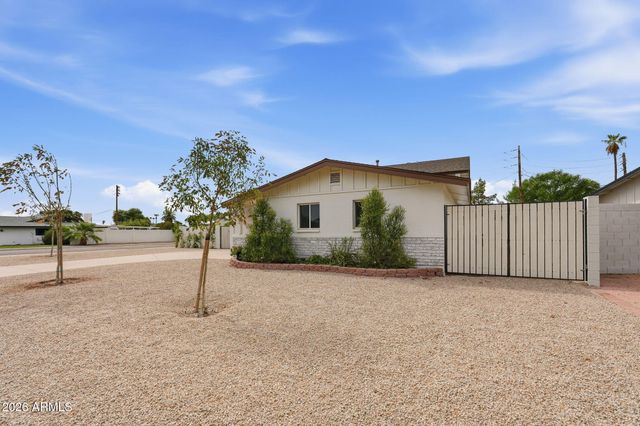 8355 E STELLA Lane, Scottsdale, AZ 85250