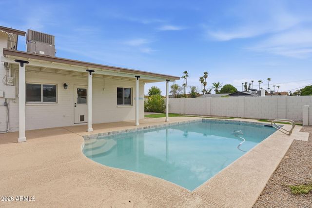 8355 E STELLA Lane, Scottsdale, AZ 85250