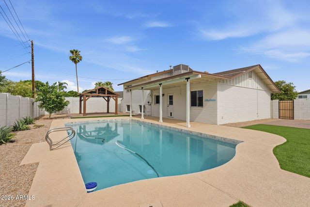 8355 E STELLA Lane, Scottsdale, AZ 85250