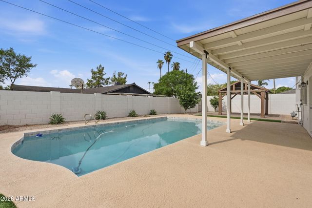 8355 E STELLA Lane, Scottsdale, AZ 85250