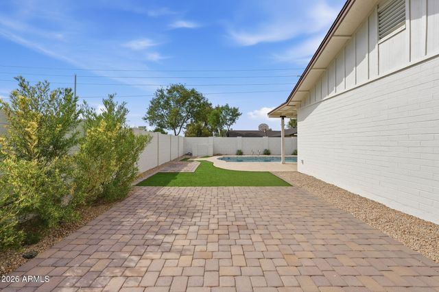 8355 E STELLA Lane, Scottsdale, AZ 85250