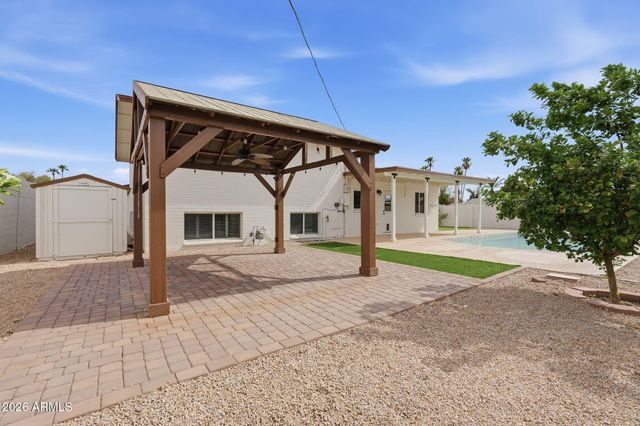 8355 E STELLA Lane, Scottsdale, AZ 85250