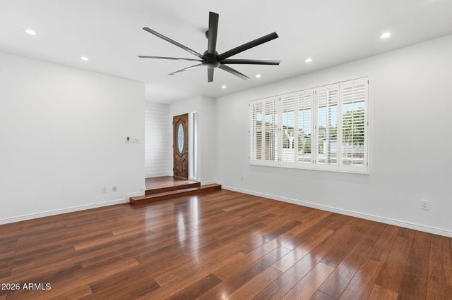 8355 E STELLA Lane, Scottsdale, AZ 85250