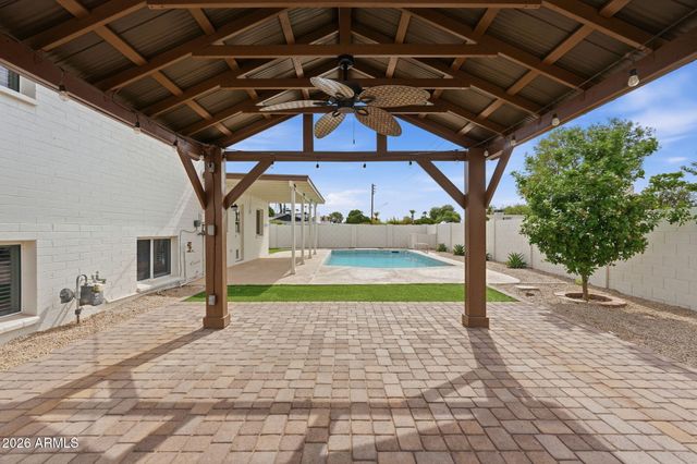 8355 E STELLA Lane, Scottsdale, AZ 85250