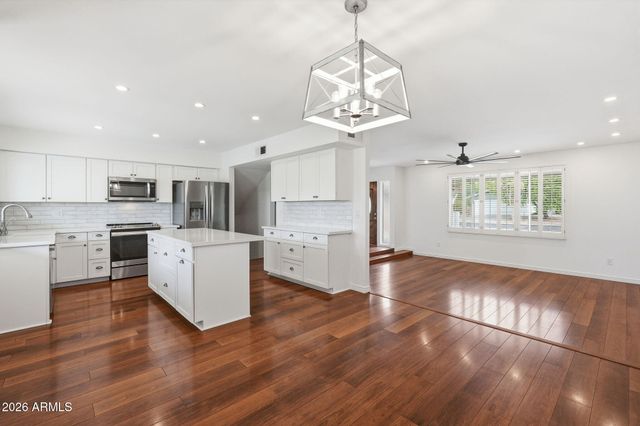 8355 E STELLA Lane, Scottsdale, AZ 85250