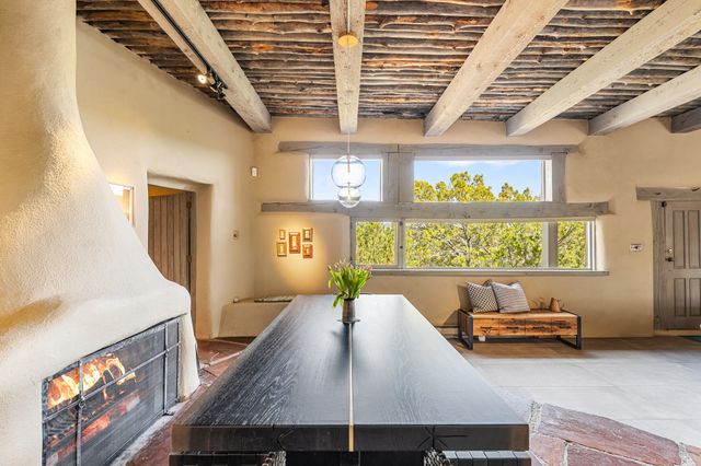 42 Entrada, Santa Fe, NM 87507