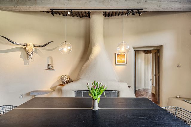 42 Entrada, Santa Fe, NM 87507